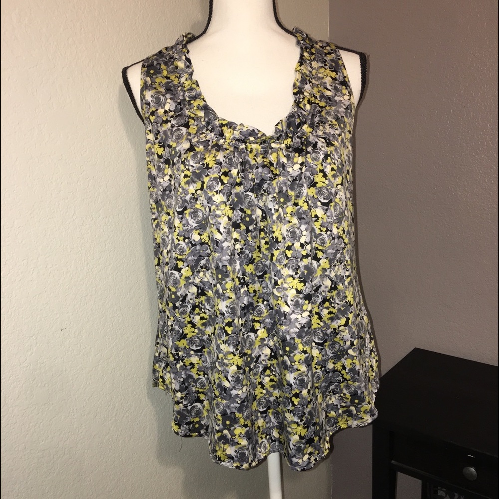 🍍Luna Tiks || Racerback Ruffled Tank. Large - Picture 3 of 5
